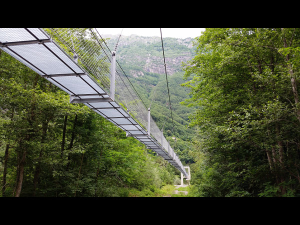 Passerella sul fiume Maggia, Someo