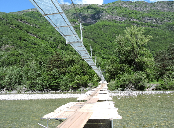 Passerella sul fiume Maggia, Someo