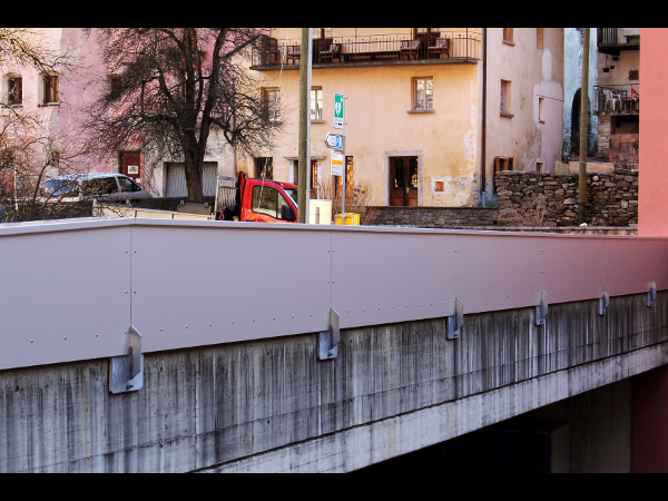 Risanamento parapetti esterni scuola Sornico