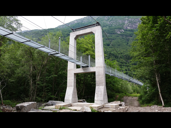 Passerella sul fiume Maggia, Someo