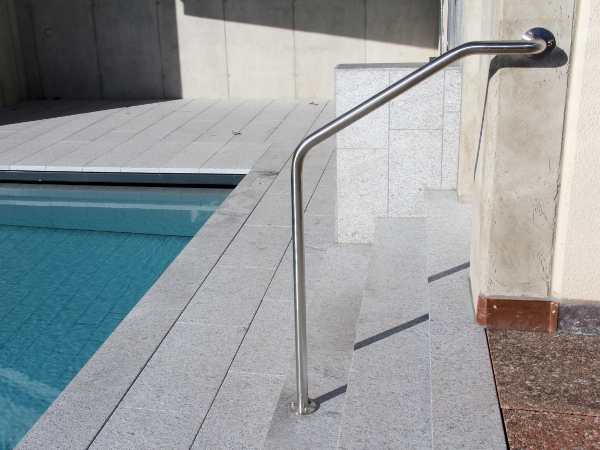 Corrimano per piscina in acciaio inox